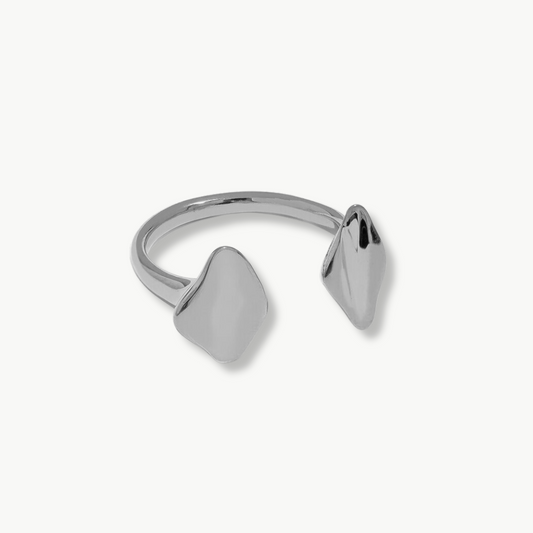 SILVER BESSIE RING